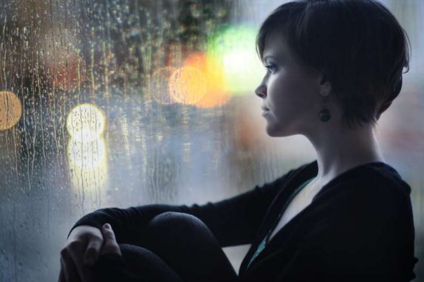 Alone in Sobriety: How I Deal with Dark Thoughts, Cravings, and the Urge to Isolate