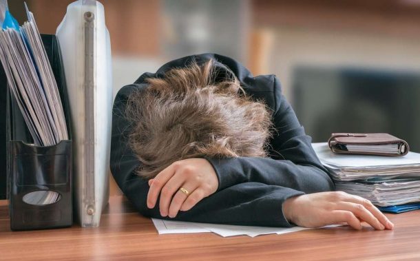 How Working Long Hours & Weekends Affects Mental Health
