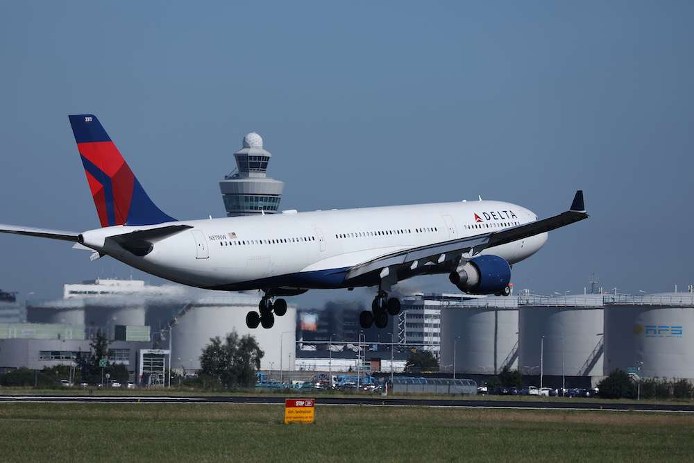 Delta Planes To Carry Narcan After Passenger Dies Of Overdose