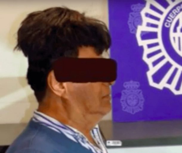 Man Smuggled Pound Of Cocaine In "Curious" Toupee