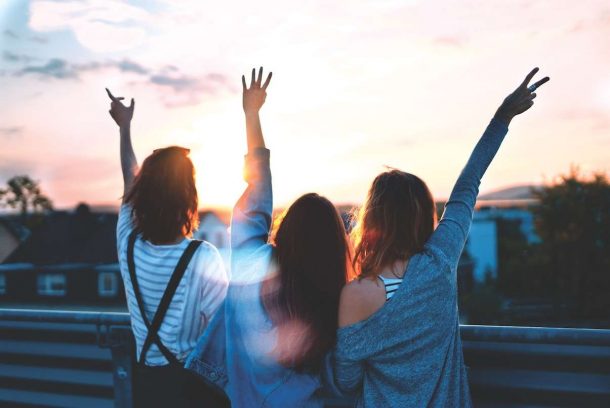 6 Amazing Benefits of Giving Up Alcohol and Joining a Sober Community