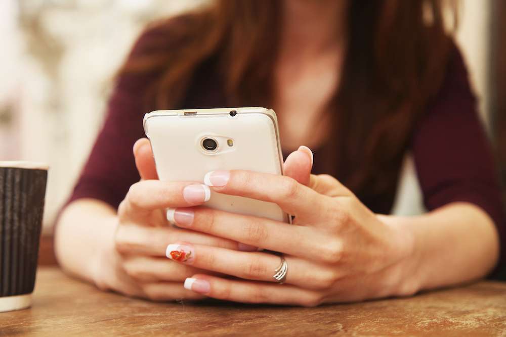 Goodbye Autoplay: New Bill Aims To Curb Social Media Addiction